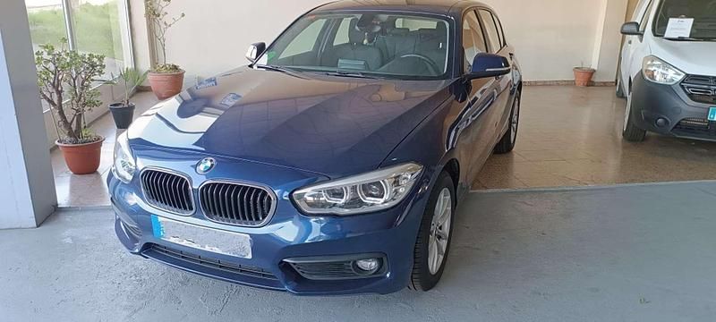 Azul Usado 2018 BMW 118 Utilitario | 19.900 € (Caro) - Imagen 1/4