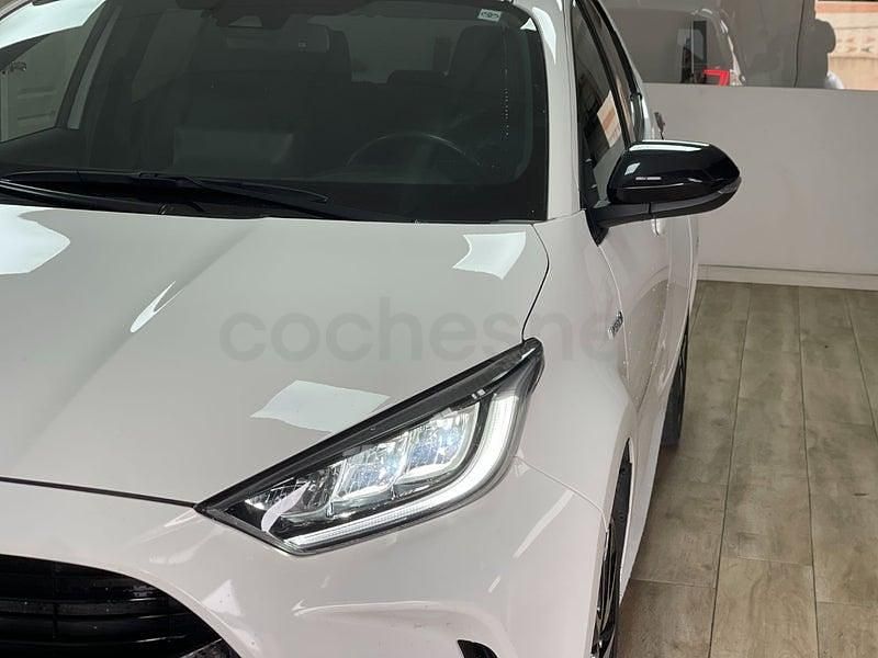 Usado Toyota Yaris Hybrid Plus 116 CV (85 kW) 2021 Blanco Berlina