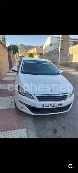Usado Peugeot 308 SW Allure 120 CV (88 kW) 2017 Blanco Familiar