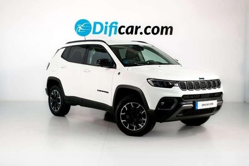 Usado Jeep Compass Trailhawk 243 CV (178 kW) 2024 Blanco SUV