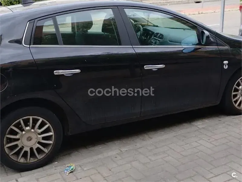 Usado Fiat Bravo Emotion 105 CV (77 kW) 2008 Negro Utilitario