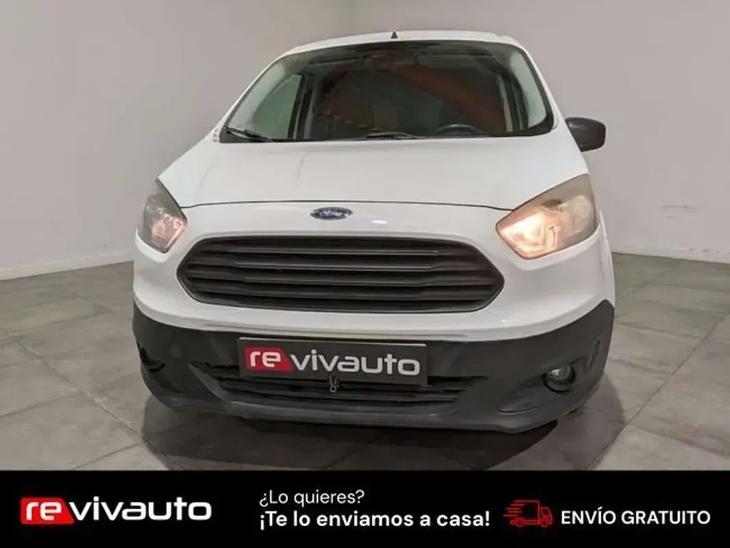 Usado Ford Tourneo Courier Trend 76 CV (55 kW) 2015 Blanco Monovolumen