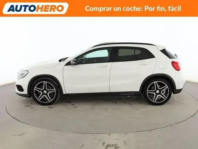Usado Mercedes GLA220 AMG line 177 CV (130 kW) 2015 Blanco SUV