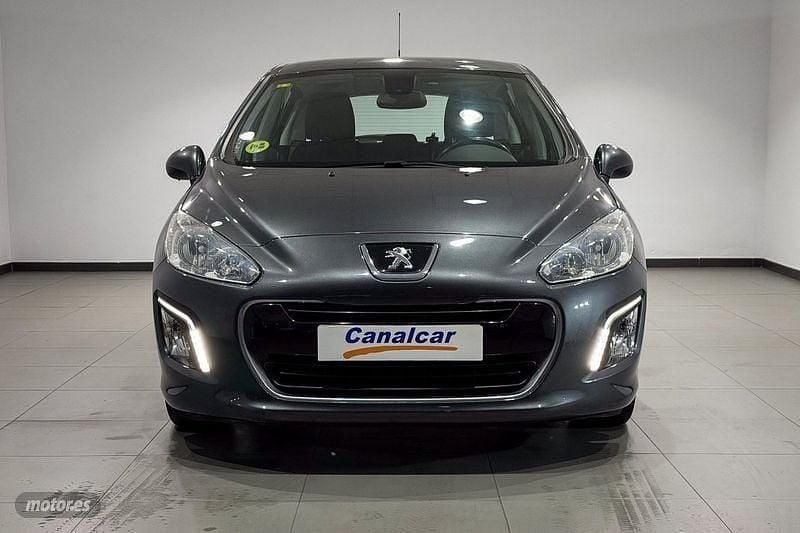 Usado Peugeot 308 Active 92 CV (67 kW) 2013 Gris Berlina
