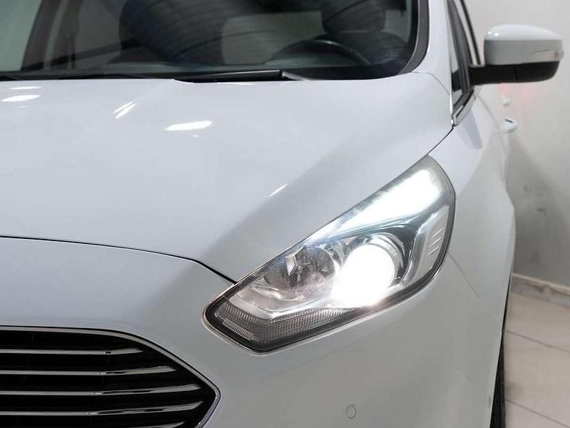 Usado Ford S-MAX Titanium 150 CV (110 kW) 2016 Blanco Monovolumen