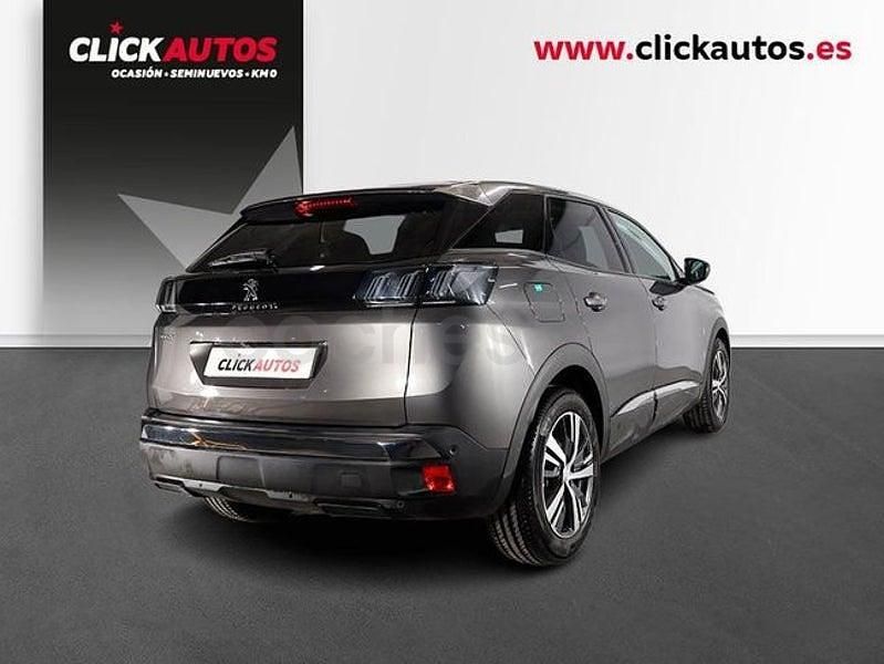 Usado Peugeot 3008 Allure 130 CV (95 kW) 2022 Gris / plata SUV