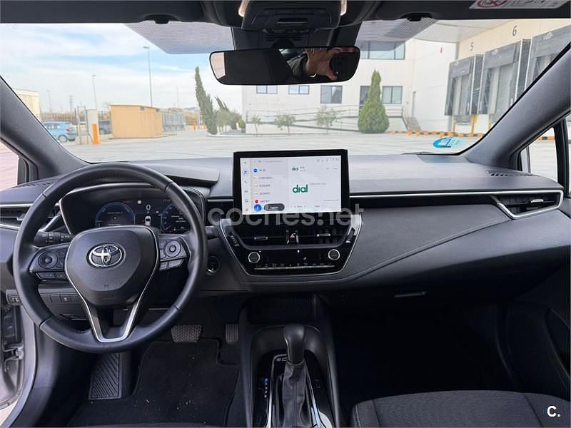 Usado Toyota Corolla Active 140 CV (102 kW) 2025 Gris / plata Familiar