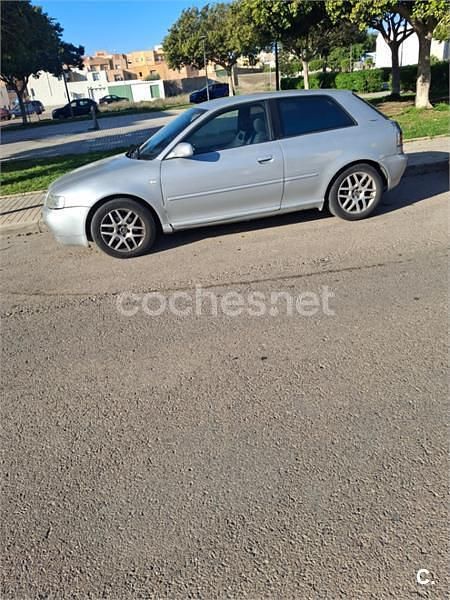 Usado Audi A3 Ambiente 100 CV (73 kW) 2002 Amarillo Berlina