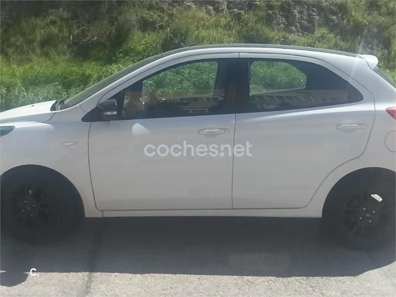 Usado Ford Ka Plus 85 CV (62 kW) 2018 Blanco Utilitario
