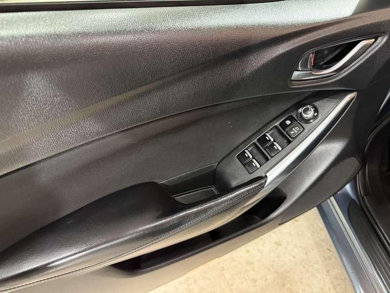 Usado Mazda 6 150 CV (110 kW) 2018 Azul Familiar