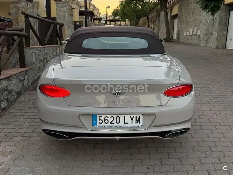 Usado Bentley Continental GT Convertible 635 CV (467 kW) 2020 Gris / plata Descapotable