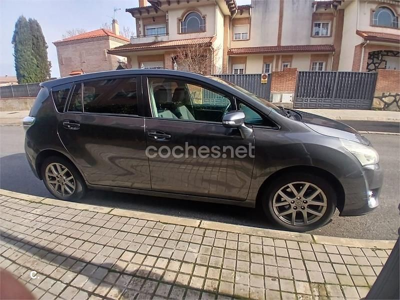 Usado Toyota Verso Advance 132 CV (97 kW) 2013 Gris / plata Monovolumen
