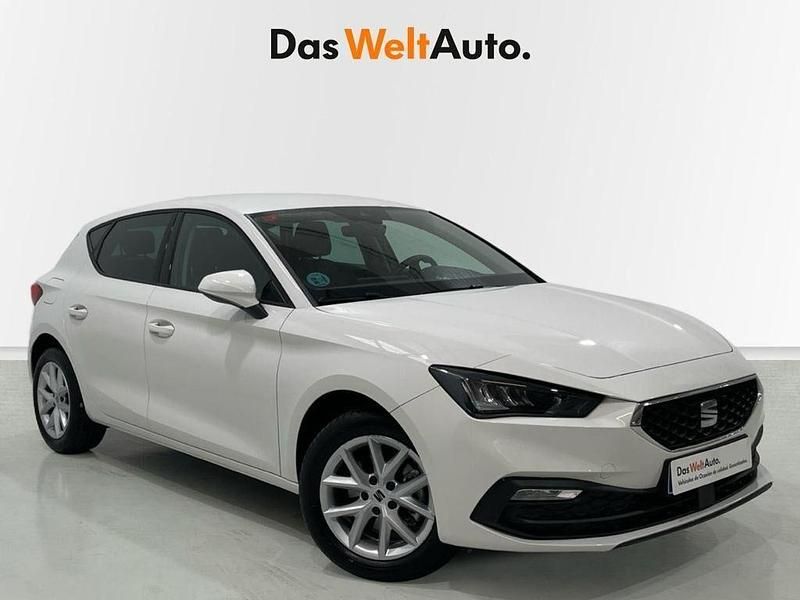 Usado Seat Leon Style 115 CV (84 kW) 2021 Blanco