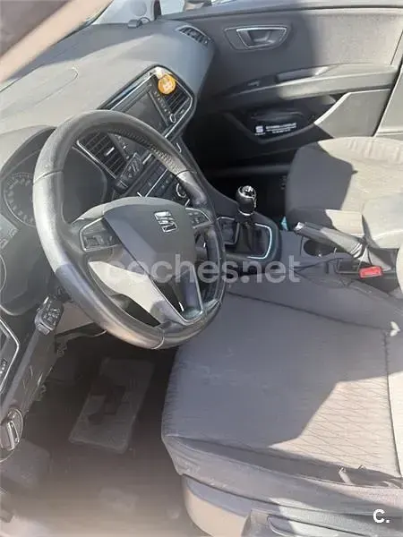 Usado Seat Leon ST Style 105 HP (77 kW) 2014 Cinzento Carrinha