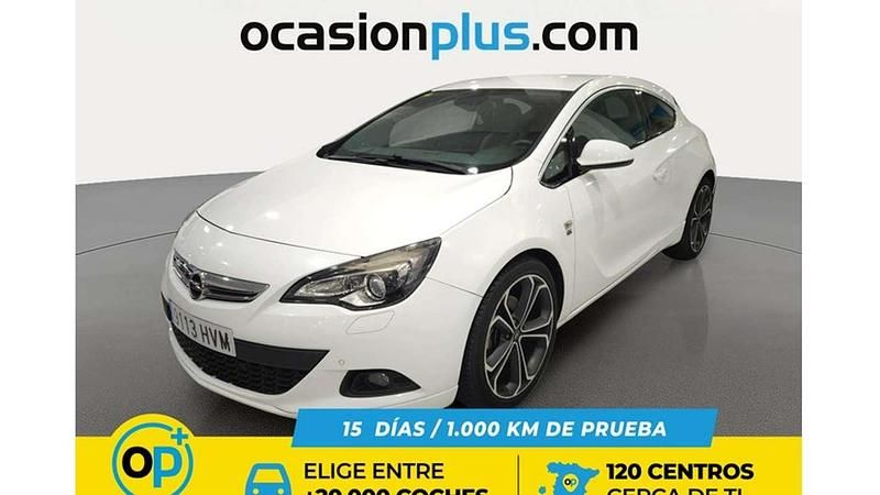Usado Opel Astra GTC Sportive 165 CV (121 kW) 2014 Blanco Utilitario