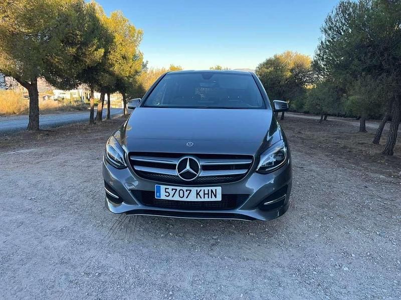 Gris Usado 2018 Mercedes B200 Monovolumen | 17.900 € (Buen precio) - Imagen 1/4