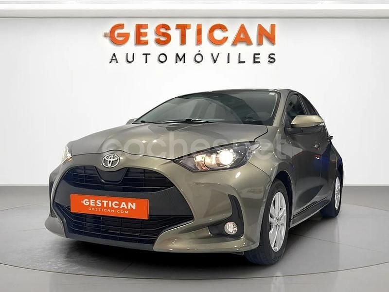 Marrón Usado 2023 Toyota Yaris Berlina | 16.990 € (Precio justo) - Imagen 1/3