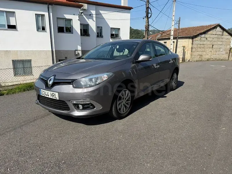 Usado Renault Fluence Expression 110 CV (80 kW) 2014 Gris / plata Berlina