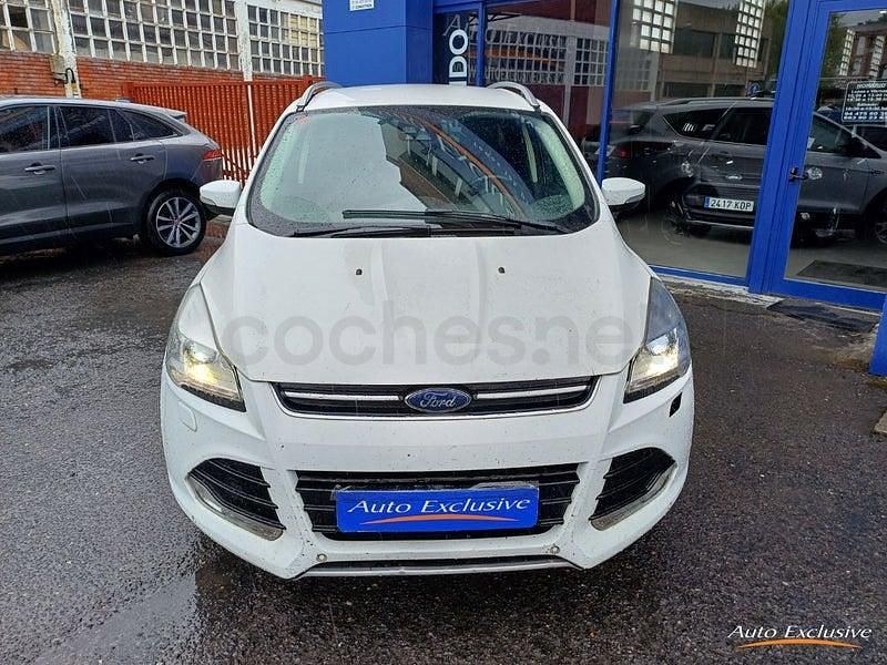 Używany Ford Kuga Titanium 180 KM (132 kW) 2014 Biały SUV