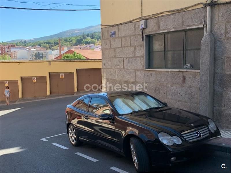 Negro Usado 2001 Mercedes C200 Berlina | 3500 € (Precio justo) - Imagen 1/2