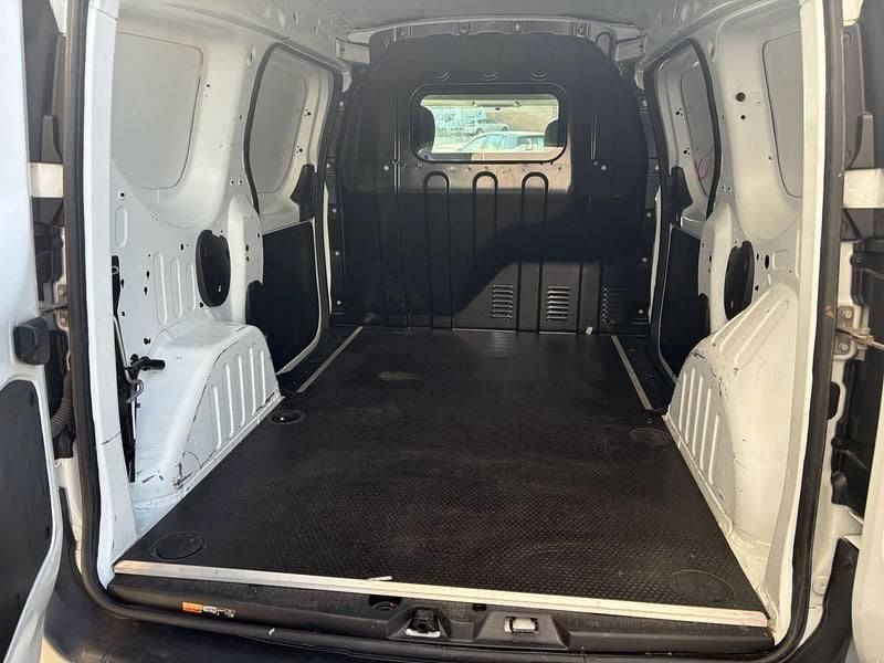 Usado Dacia Dokker Essentiel 95 CV (69 kW) 2021 Blanco Monovolumen