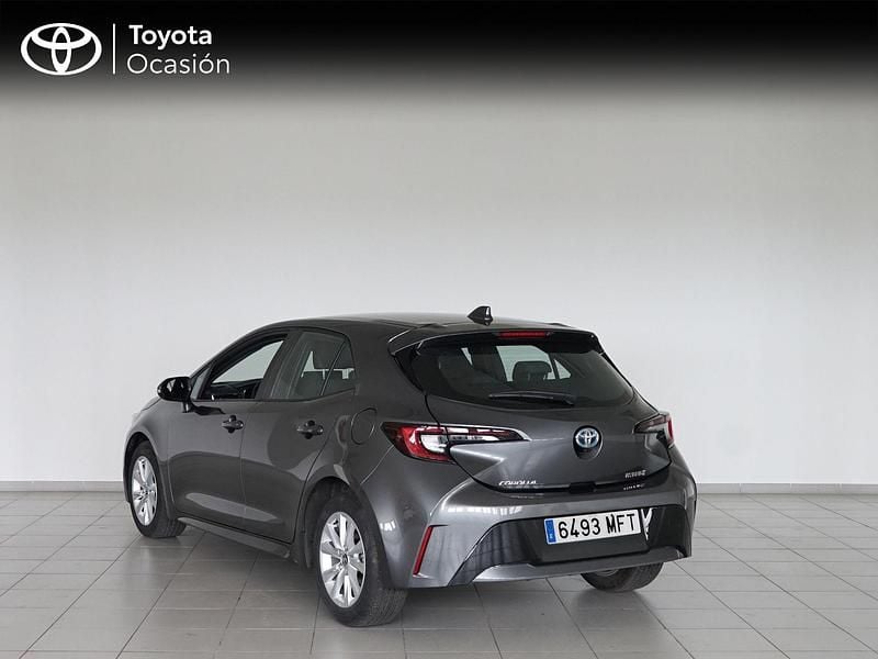 Usado Toyota Corolla Active 140 CV (102 kW) 2023 Gris / plata Berlina
