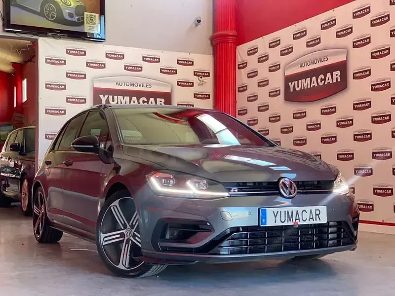 Usado VW Golf VII R 310 CV (228 kW) 2018 Gris / plata Berlina