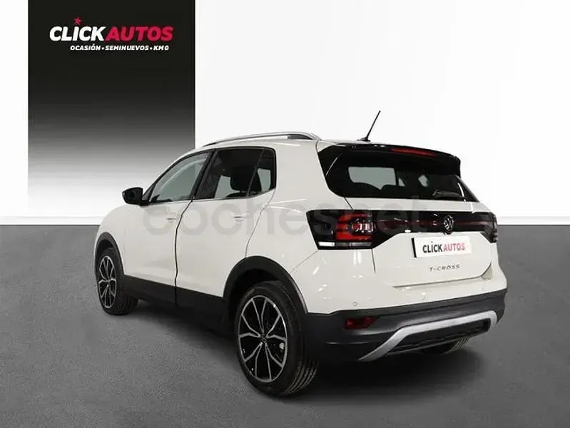 Usado VW T-Cross Sportline 110 CV (80 kW) 2023 Gris / plata SUV