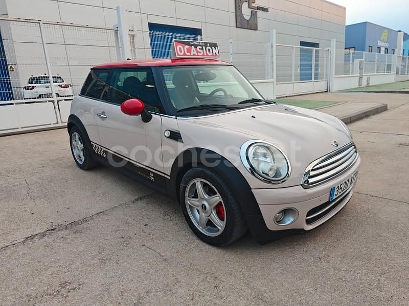 Usado Mini Cooper D 112 CV (82 kW) 2010 Beige Utilitario