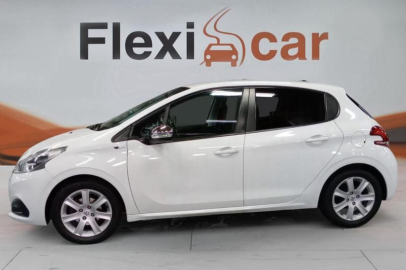 Usado Peugeot 208 Access 82 CV (60 kW) 2017 Blanco Utilitario