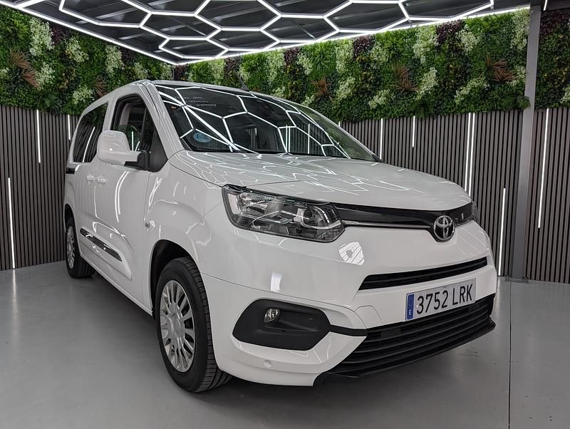 Usado Toyota Proace City City 102 CV (75 kW) 2022 Blanco Monovolumen
