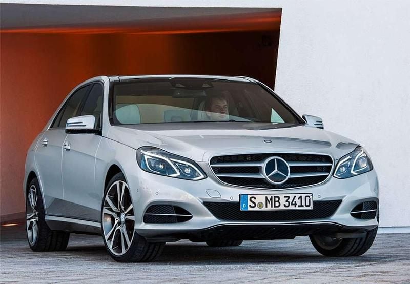 Negro Usado 2016 Mercedes E220 Berlina | 19.900 € (Precio justo) - Imagen 1/4