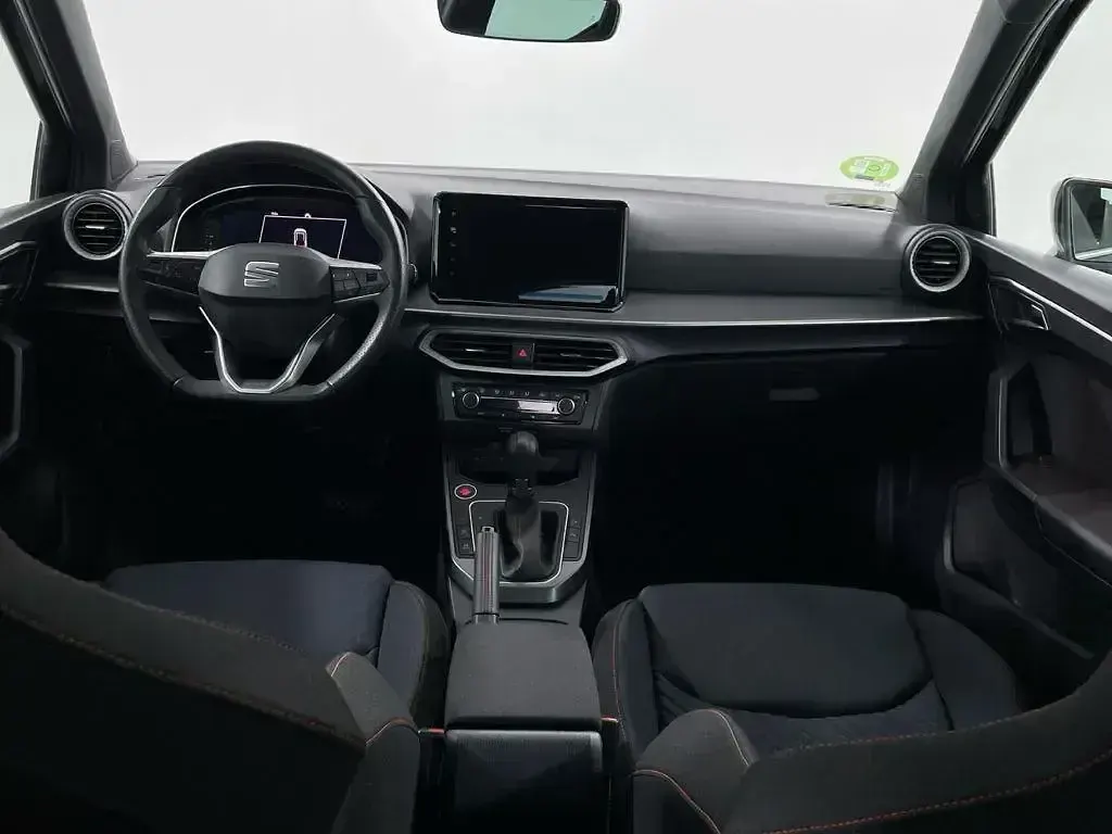 Używany Seat Arona FR 115 KM (84 kW) 2024 Szary SUV