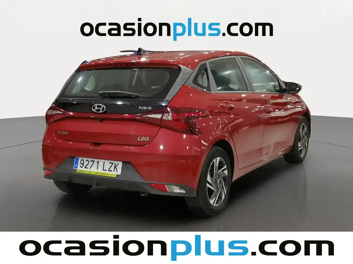 Usado Hyundai i20 100 CV (73 kW) 2022 Rojo Utilitario