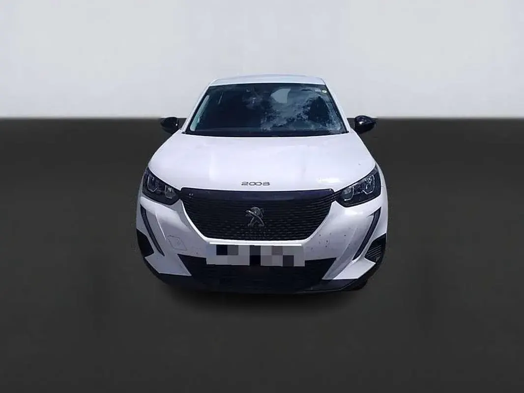 Usado Peugeot 2008 Active 110 CV (80 kW) 2021 Blanco SUV
