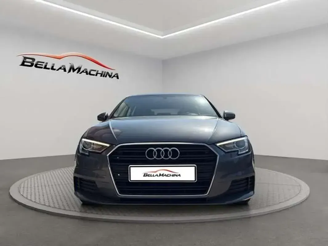 Usado Audi A3 Sportback 110 CV (80 kW) 2017 Gris Utilitario