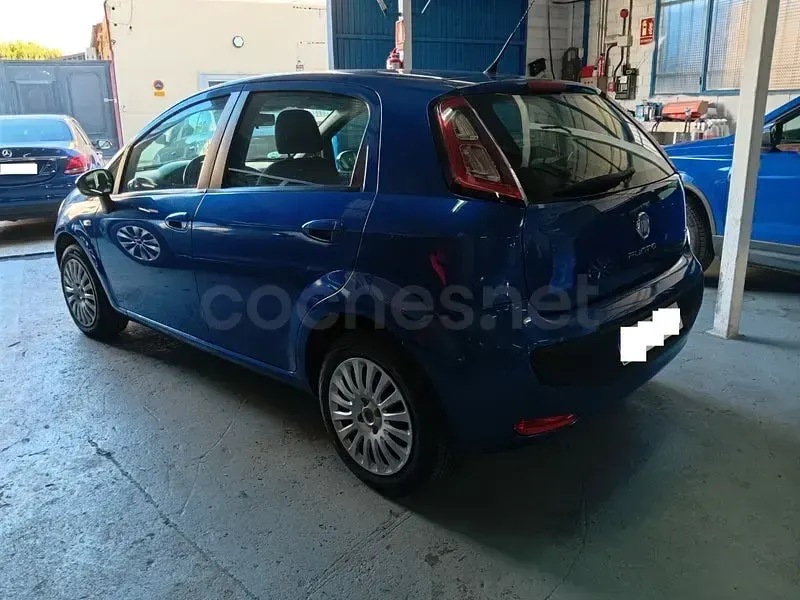Usado Fiat Punto Evo Dynamic 69 CV (50 kW) 2011 Azul Utilitario