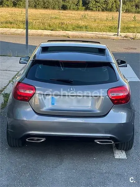 Usado Mercedes A180 109 CV (80 kW) 2016 Gris / plata Berlina