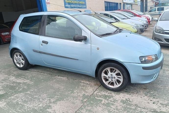 Azul Usado 2002 Fiat Punto Utilitario | 1799 € - Imagen 1/4