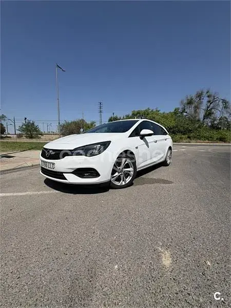 Usado Opel Astra GS Line 105 CV (77 kW) 2020 Blanco Familiar
