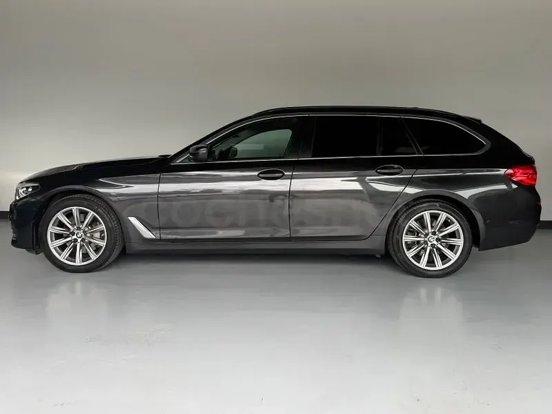 Usado BMW 530 Comfort Edition 265 CV (194 kW) 2020 Gris / plata Familiar