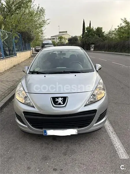 Usado Peugeot 207 70 CV (51 kW) 2011 Gris / plata Berlina