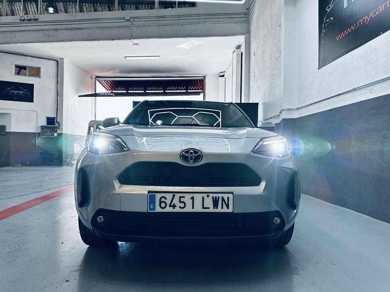 Usado Toyota Yaris Cross Active 116 CV (85 kW) 2022 Gris SUV