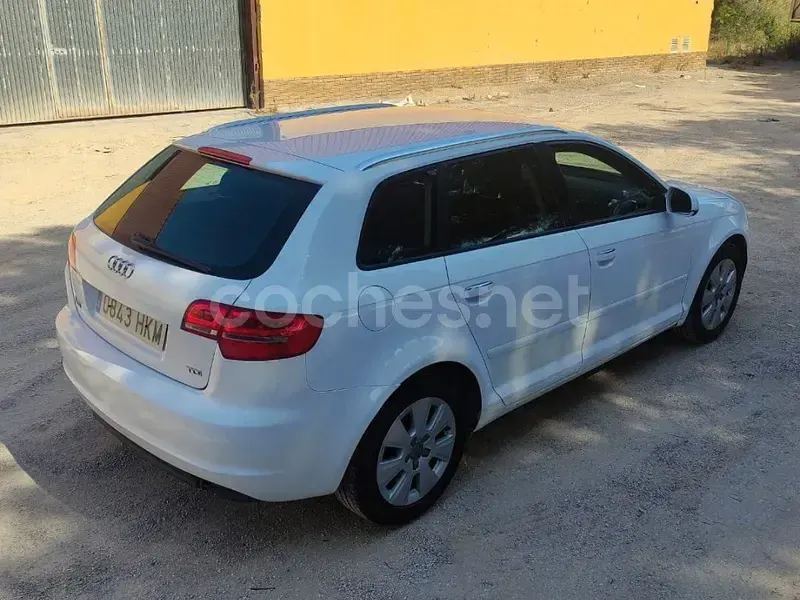 Usado Audi A3 Sportback Ambiente 105 CV (77 kW) 2011 Blanco Utilitario