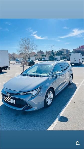 Usado Toyota Corolla Active 122 CV (89 kW) 2020 Gris / plata Familiar