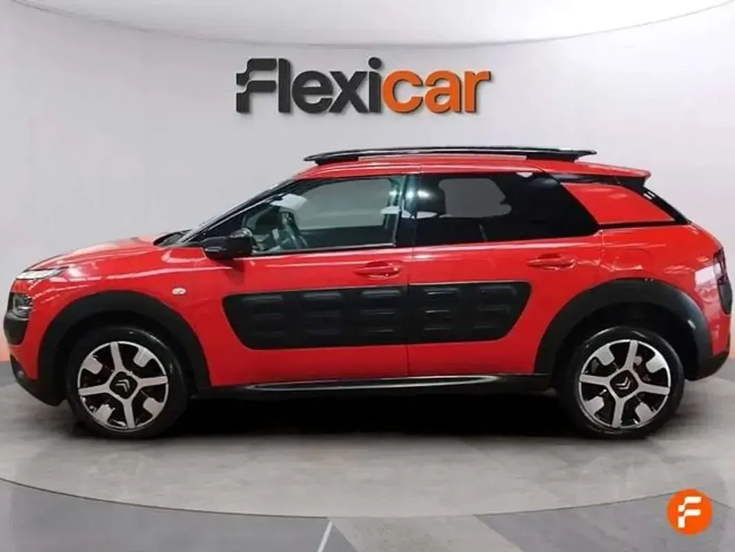 Usado Citroën C4 Cactus Feel 82 CV (60 kW) 2017 Rojo Utilitario