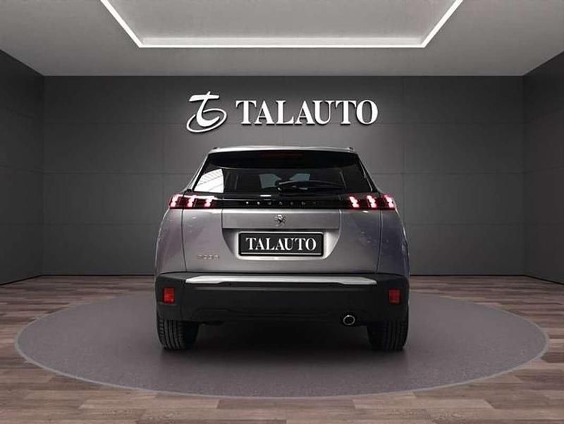 Usado Peugeot 2008 Style 110 CV (80 kW) 2021 Gris SUV