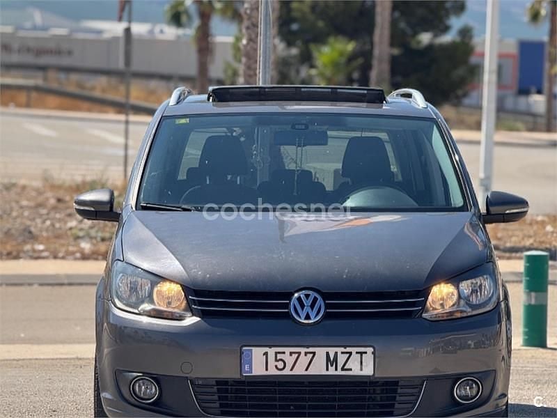 Usado VW Touran Sport 140 CV (102 kW) 2012 Gris / plata Monovolumen