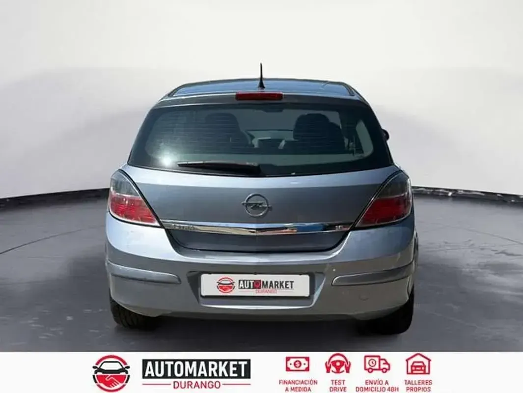 Usado Opel Astra Cosmo 140 CV (102 kW) 2007 Gris Familiar