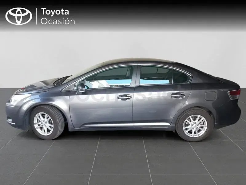 Usado Toyota Avensis Advance 124 CV (91 kW) 2011 Gris / plata Berlina
